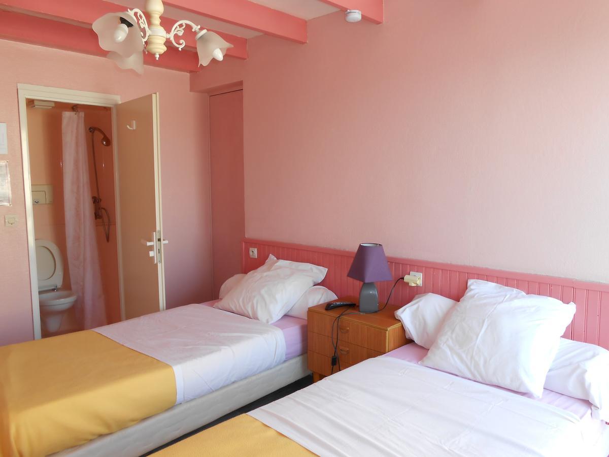 Hotel Le Cargo โรชฟอร์ ภายนอก รูปภาพ